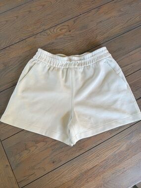 lululemon athletica Softstreme High-Rise Short 4" in Bone color